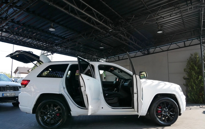 Jeep Grand Cherokee cena 112900 przebieg: 92000, rok produkcji 2018 z Drawno małe 436